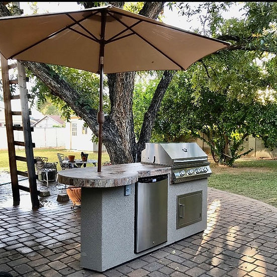 Essential Outdoor Kitchen Appliances and Layout Ideas
