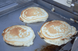 Kokokmo_grills_griddle_plate_insert_pancakes